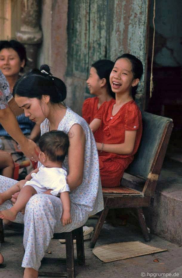 Hóng mát, Hà Nội 1991.